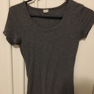 Gray ribbed t-shirt